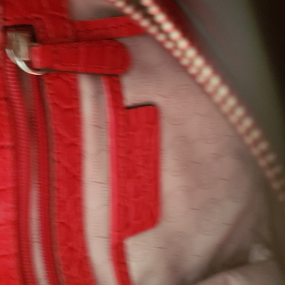 MICHAEL KORS Dillon Medium Crocodule Embossed Leather Bag. New Condition. Red - Picture 5 of 9